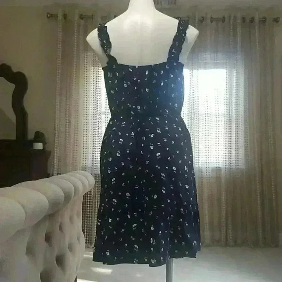 Banana Republic Fit-And-Flare Dress - Picture 9 of 11